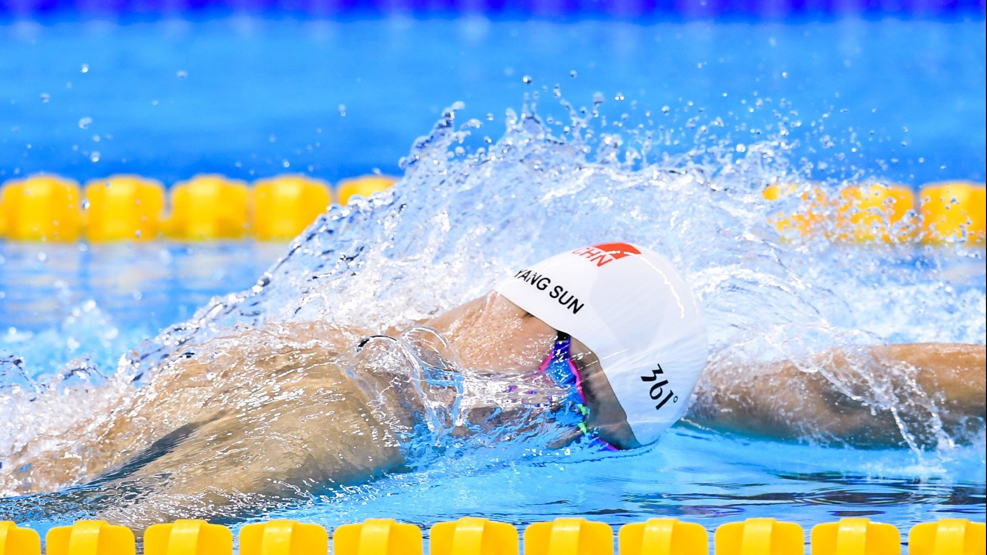 开云体育官网-Ming回归赛场，连败首场状态亮眼，快船观众沸腾！